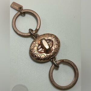 A Rare Vintage Y2K Coach Rose Gold Sig Turnlock Valet Keychain Keyring Key Fob